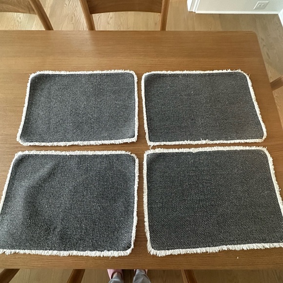 Pottery Barn Place Mats (4) - Picture 2 of 3